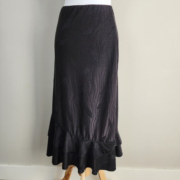 HYR Dresses & Skirts - HYR Ruffle Flounce Skirt Womens‎ XL Black Midi Jacquard Witchy Goth Whimsigoth